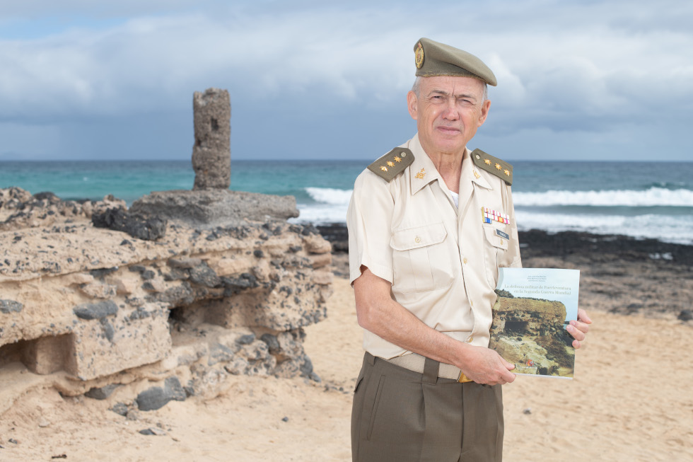 Piedras Que Vigilan El Mar El Papel De Fuerteventura En La Ii Guerra